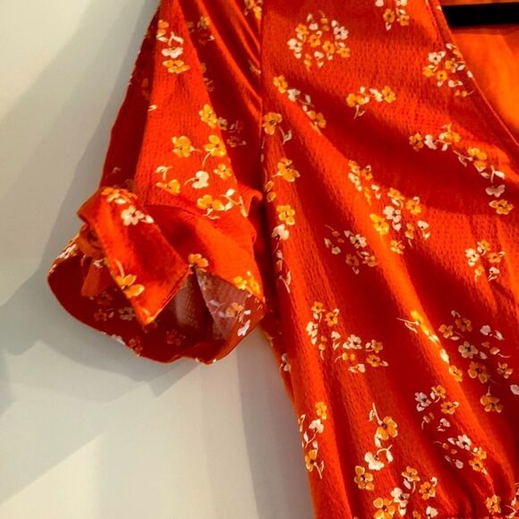 BB Dakota Overlap floral Burnt Orange Dress NWT - Picture 4 of 5